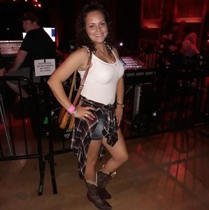 Meet your Posher, Monica